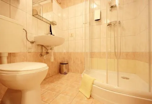 Bed & Breakfast Aparthotel Astor Krakow
